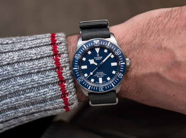 Jam Aviator dengan bezel countdown